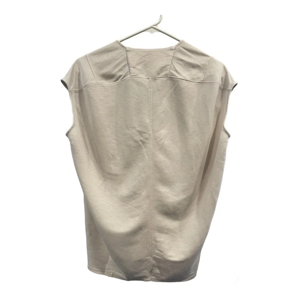 Lululemon sleeveless V neck top  Size 2 Color Cream